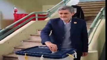  استاندار فارس رای خود را به صندوق انداخت 