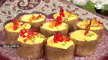 ​​​​​​​کیک ایرانی با کرم زعفرانی